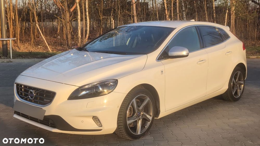 Volvo V40 D3 R-Design - 16