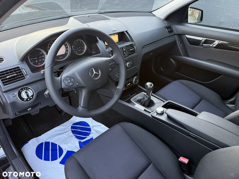 Mercedes-Benz Klasa C 180 K BlueEff Classic - 21