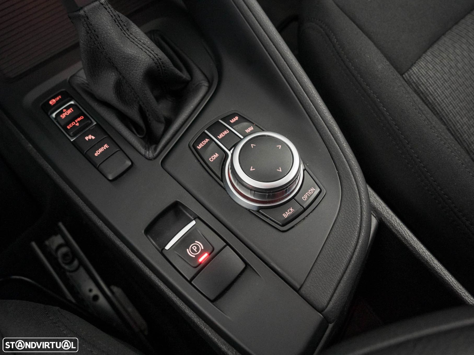 BMW X1 25 e xDrive Corporate Edition - 24