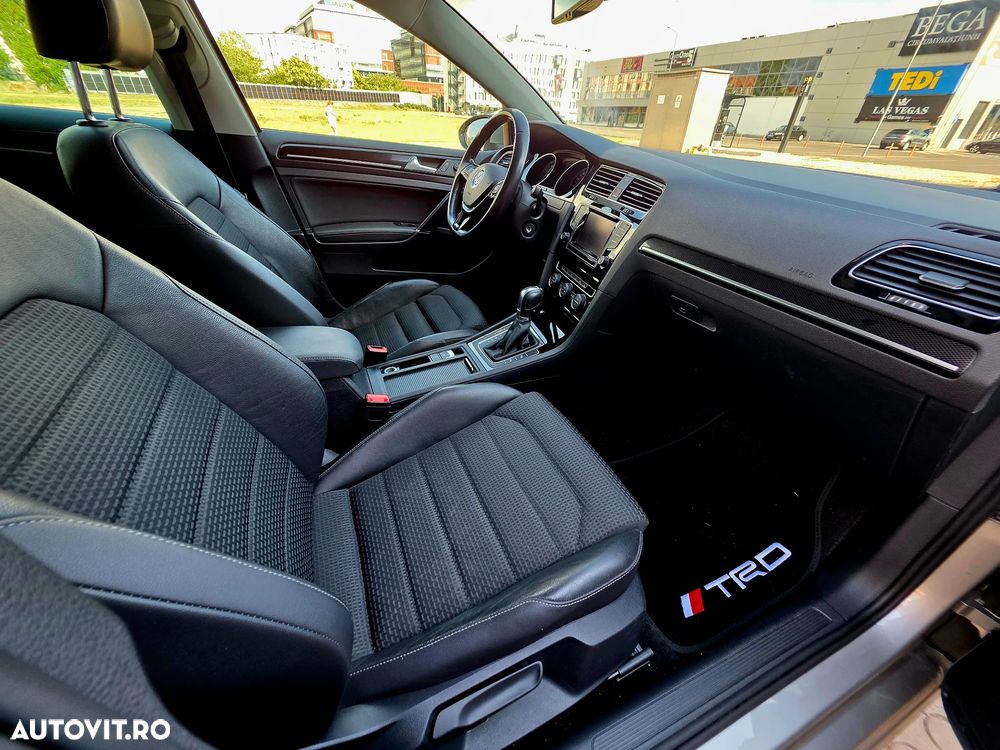 Volkswagen Golf - 8