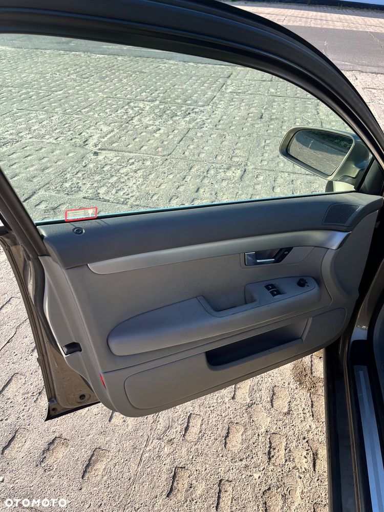 Audi A4 Limousine - 6