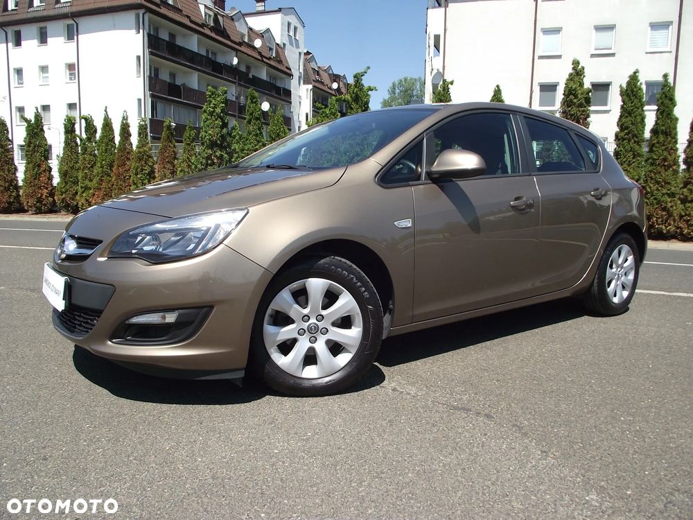 Opel Astra 1.6 Cosmo EU6 - 2