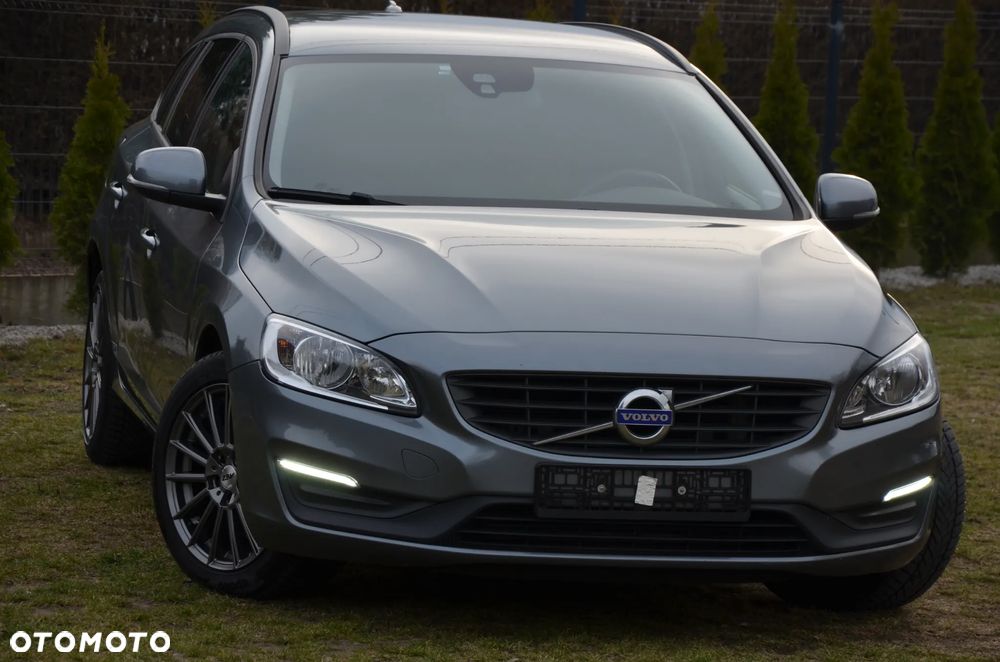 Volvo V60 D2 Momentum - 1