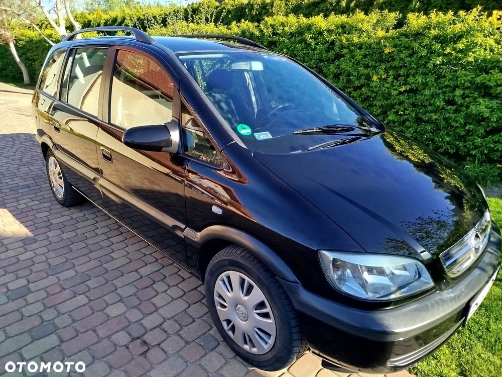 Opel Zafira 1.8 16V Comfort - 1