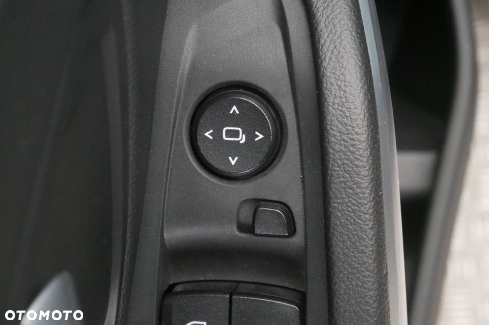 BMW Seria 3 - 34