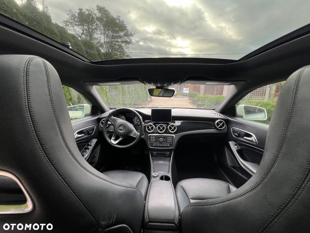 Mercedes-Benz CLA 250 4Matic 7G-DCT AMG Line - 14