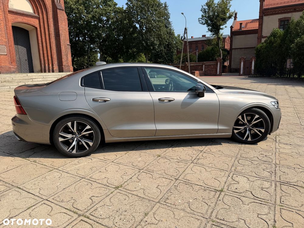 Volvo S60 B4 B R-Design - 9