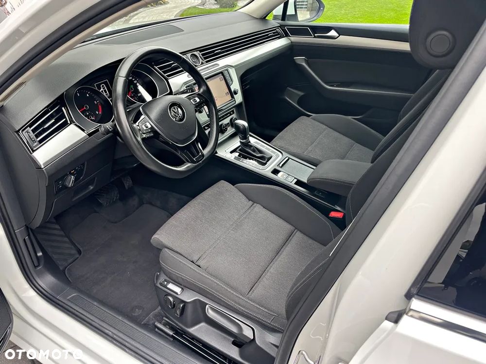 Volkswagen Passat 2.0 TDI SCR (BlueMotion Technology) DSG Comfortline - 22