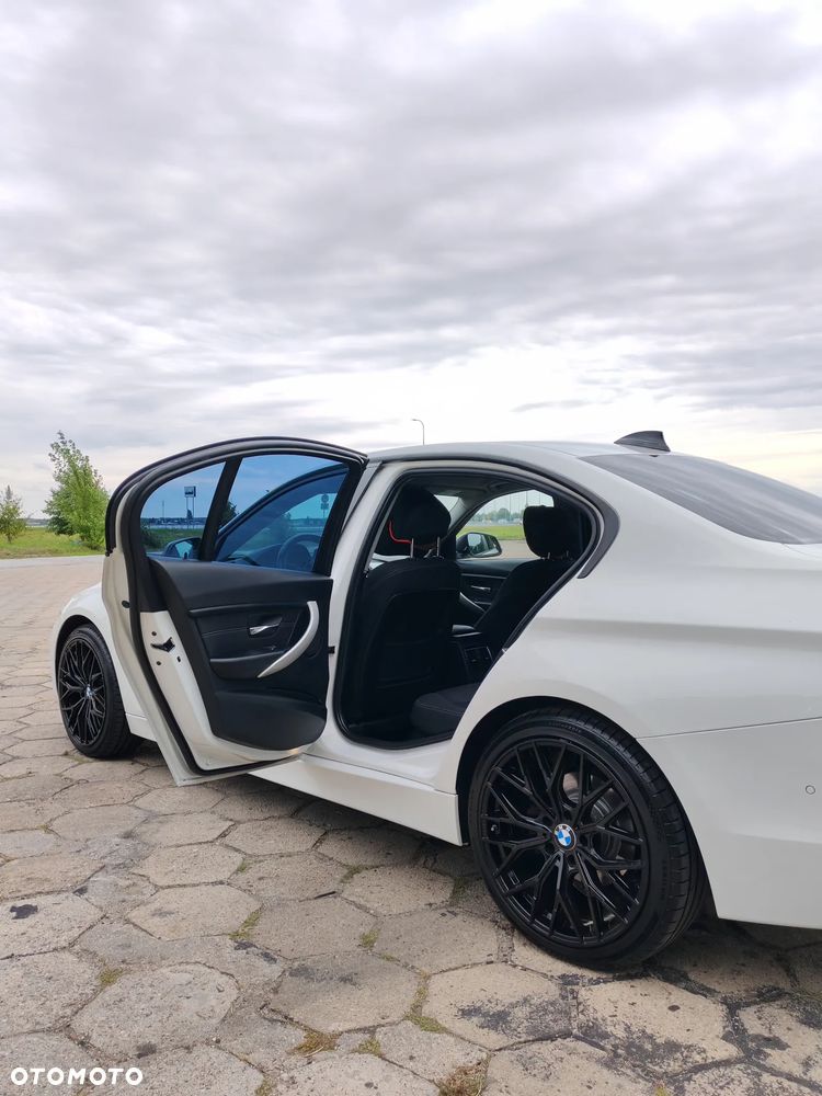 BMW Seria 3 318i - 13