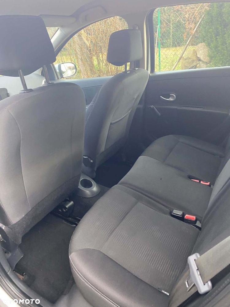 Renault Clio - 8