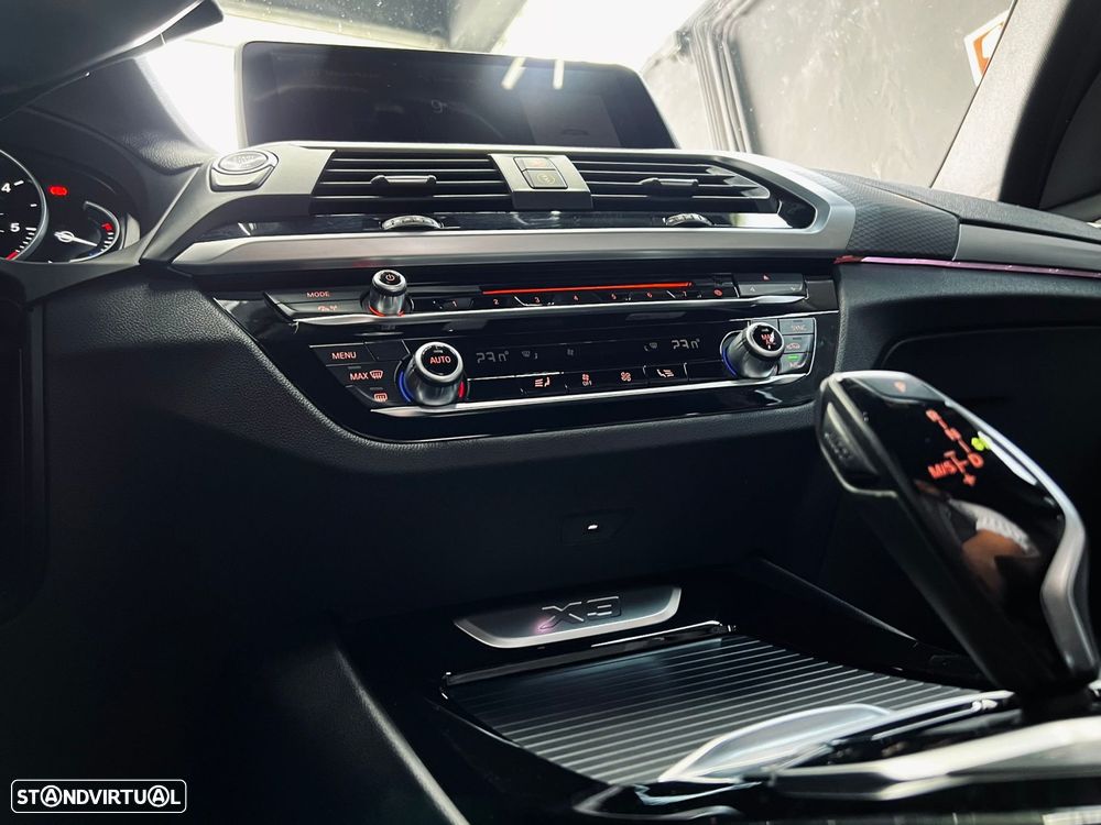 BMW X3 20 d xDrive Pack M - 18