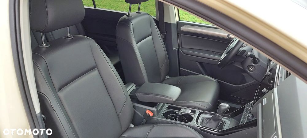 Volkswagen Touran 2.0 TDI BMT Comfortline Plus DSG - 26