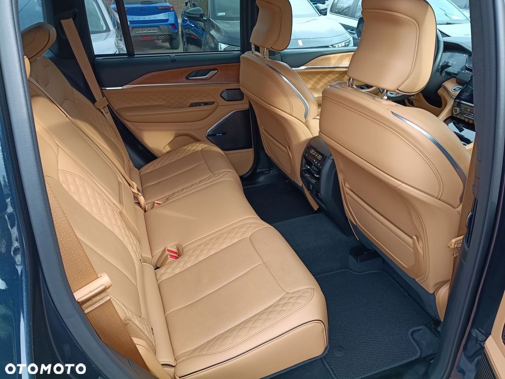 Jeep Grand Cherokee - 11