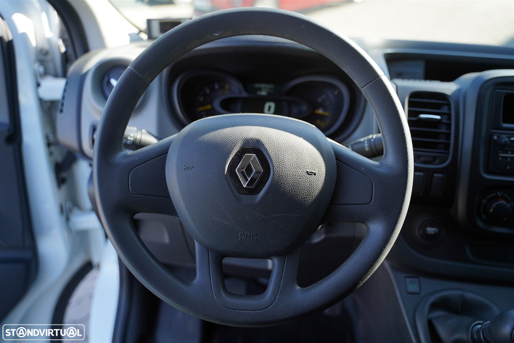 Renault Trafic 1.6 dCi L2H1 1.2T COM ISOLAMENTO TÉRMICO E FRIO - 14