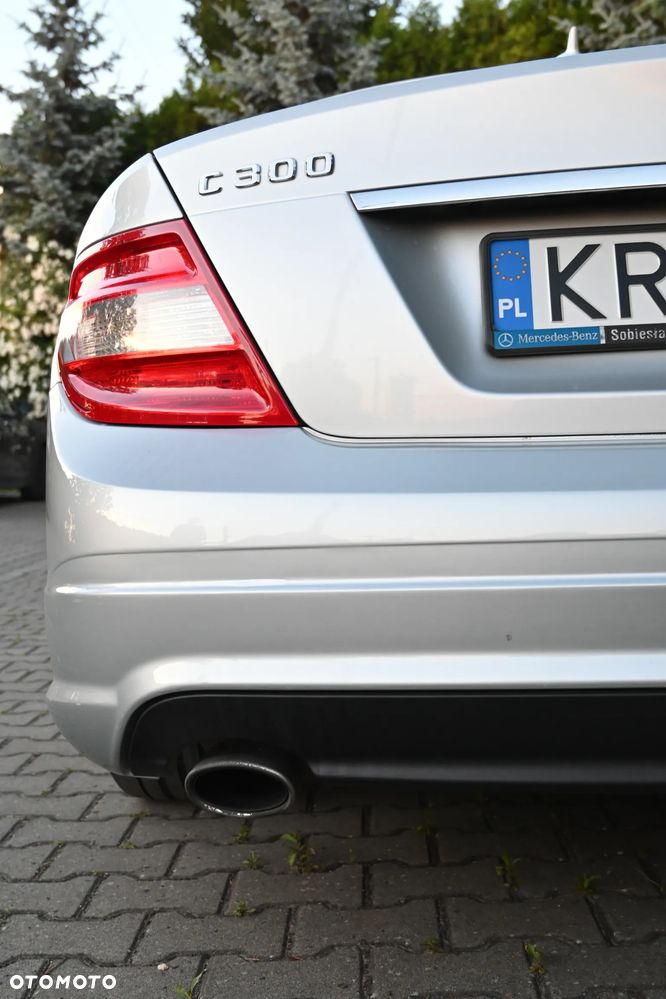 Mercedes-Benz Klasa C 300 4Matic 7G-TRONIC - 9
