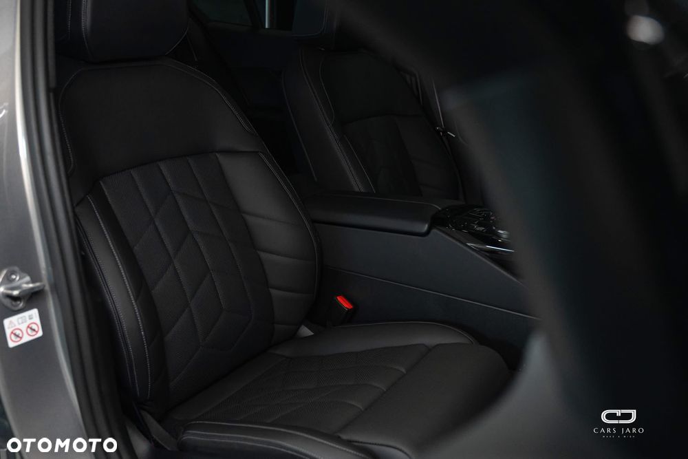 BMW Seria 5 520i - 36