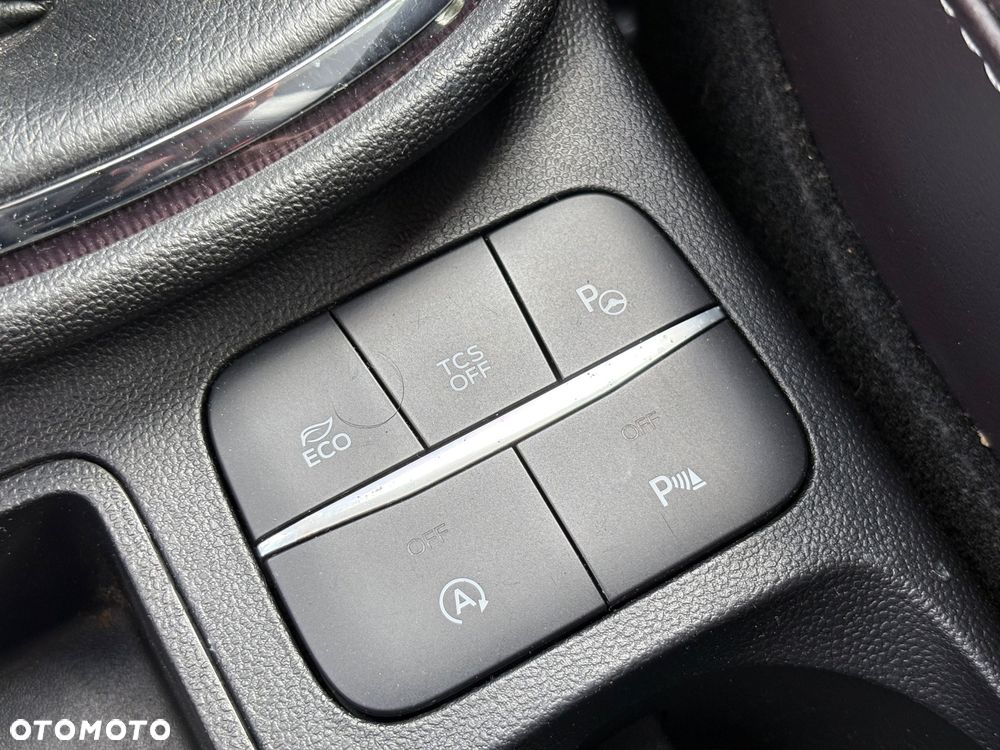 Ford Fiesta 1.0 EcoBoost S&S VIGNALE - 25