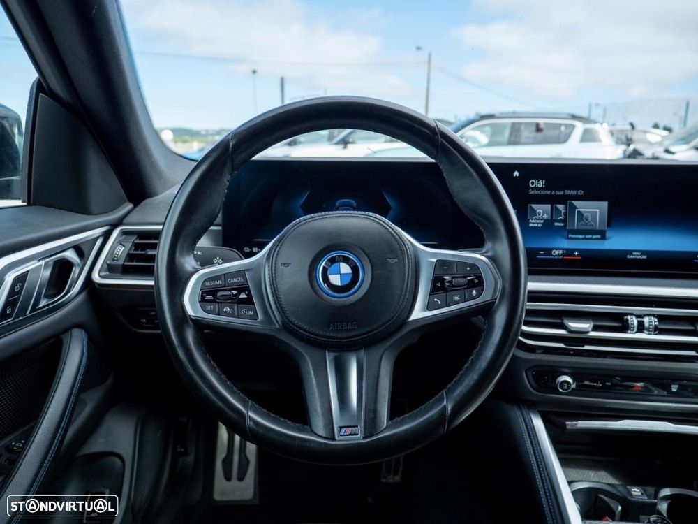 BMW i4 eDrive35 Desportiva M - 29