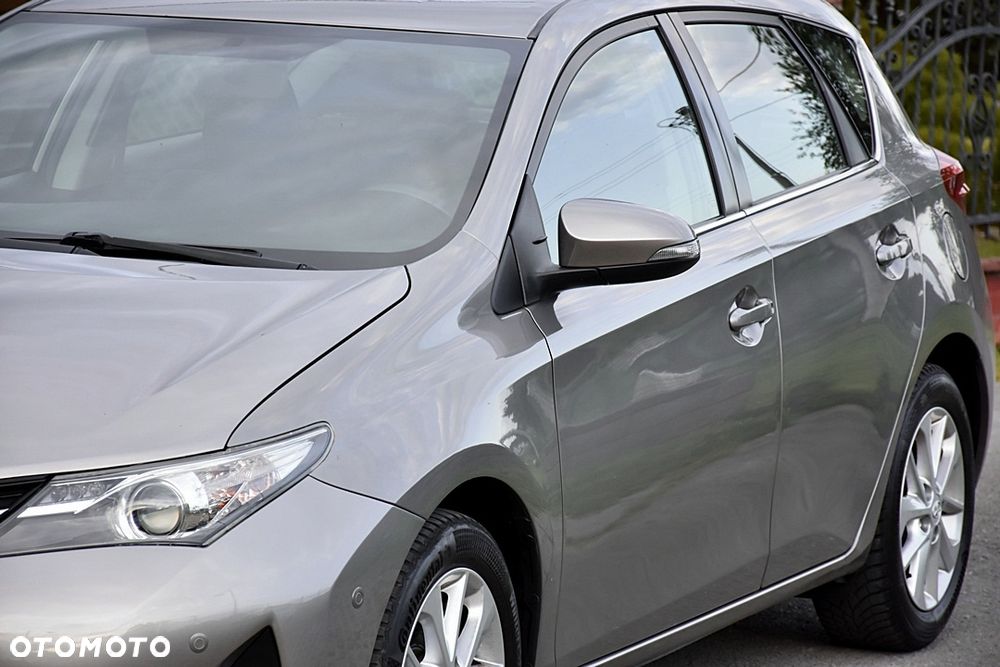 Toyota Auris 1.6 Executive - 11