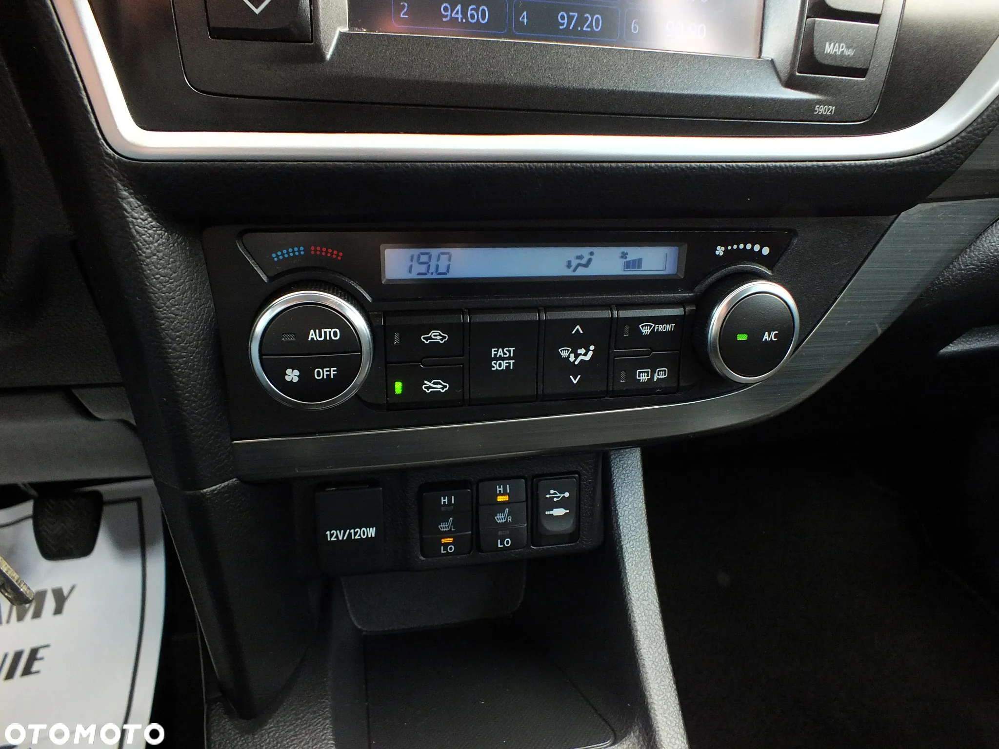 Toyota Auris 1.6 Premium - 11