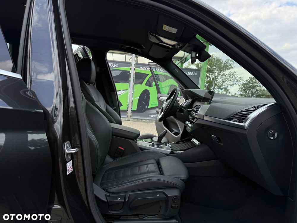 BMW X3 sDrive18d xLine - 32