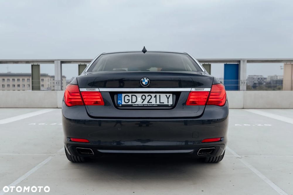 BMW Seria 7 750i L xDrive - 6