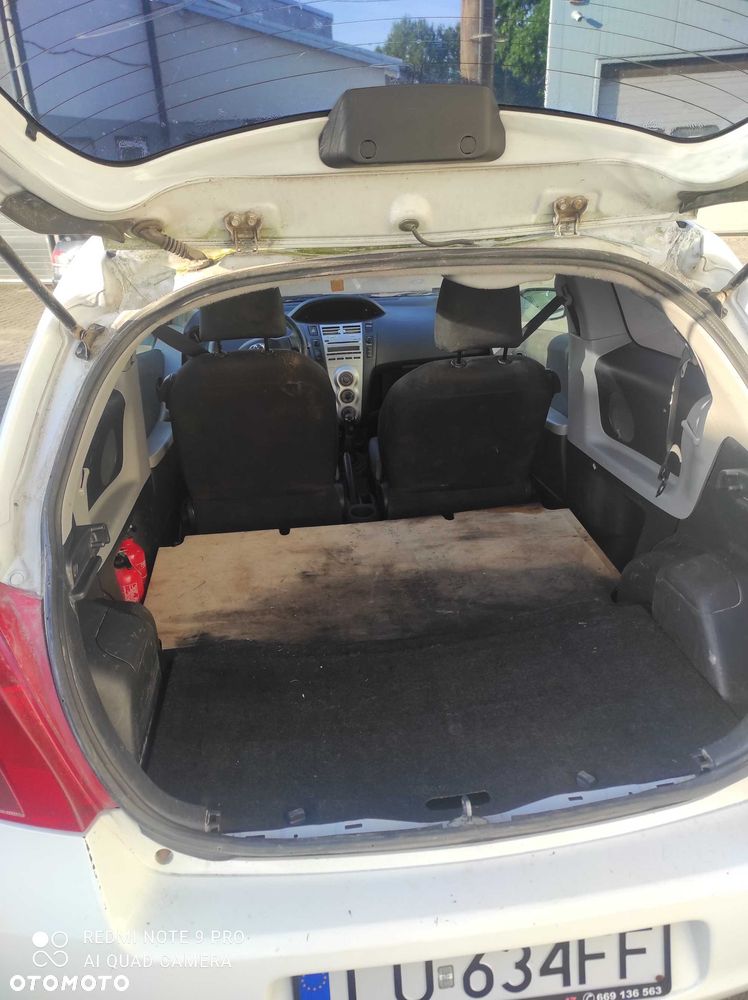 Toyota Yaris - 4