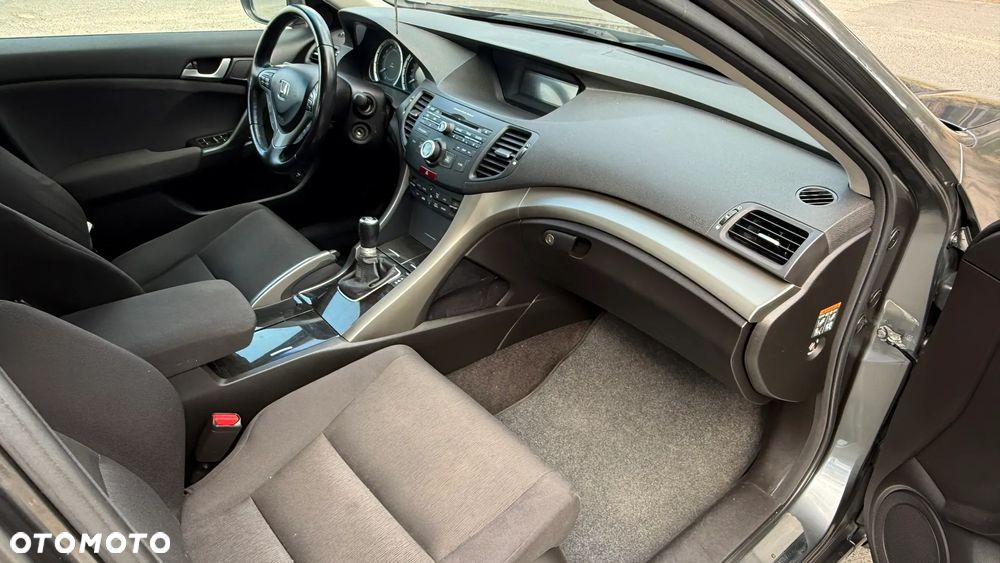 Honda Accord 2.0 Executive - 18