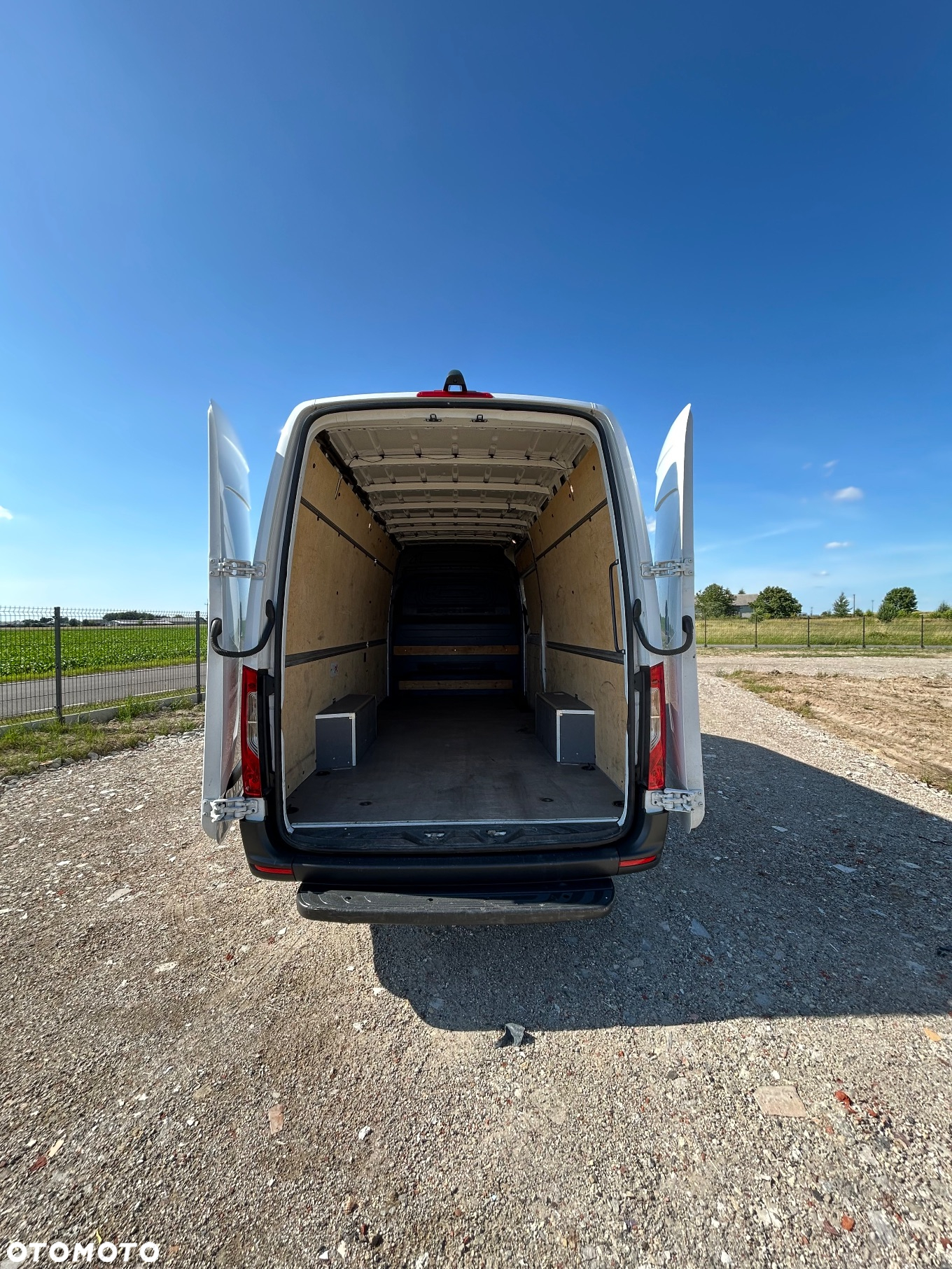 Mercedes-Benz Sprinter - 16