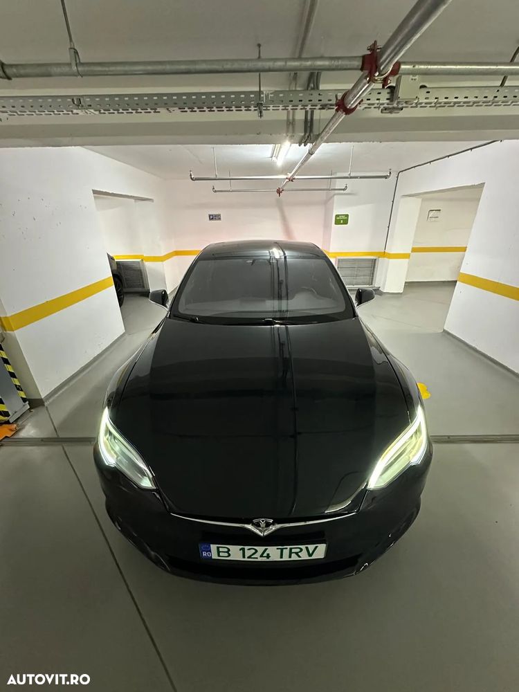 Tesla Model S - 7