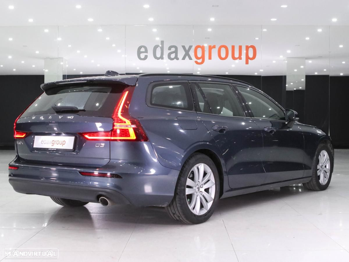 Volvo V60 2.0 D3 Momentum Geartronic - 3