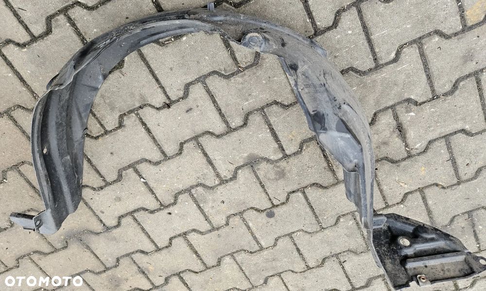 Toyota Yaris II 2 P9 nadkole przód przednie lewe