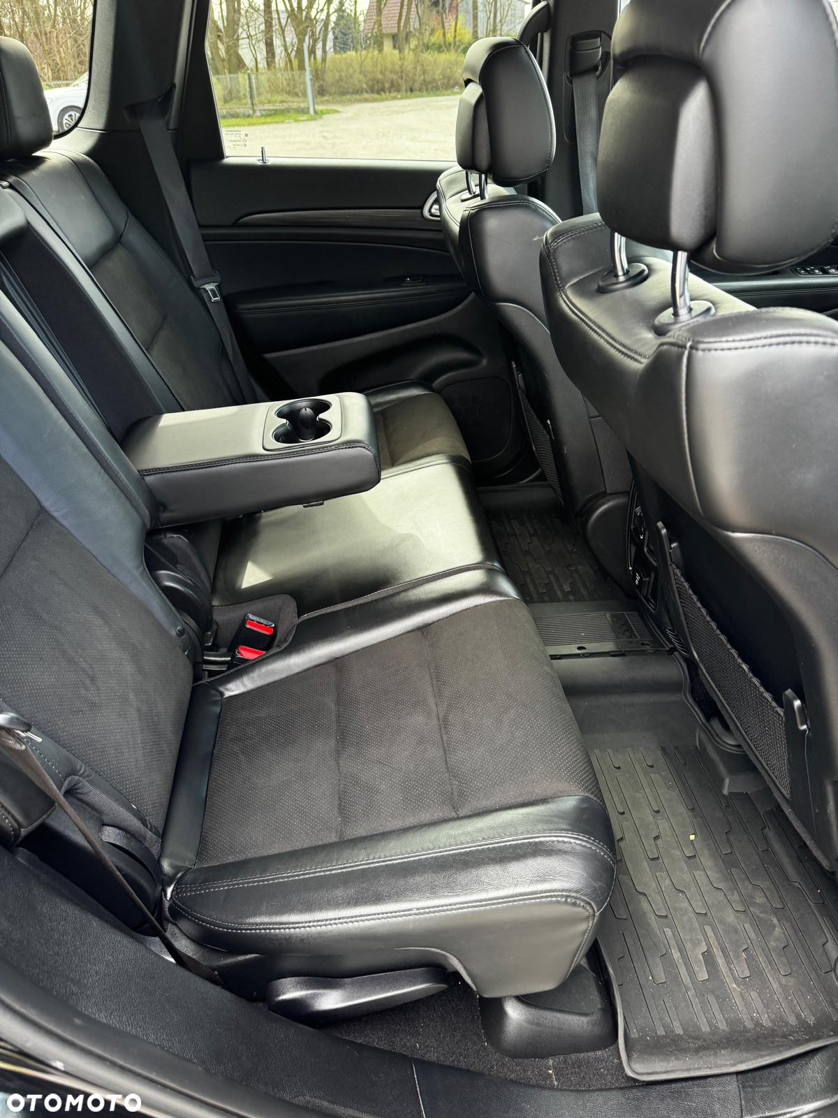 Jeep Grand Cherokee - 16