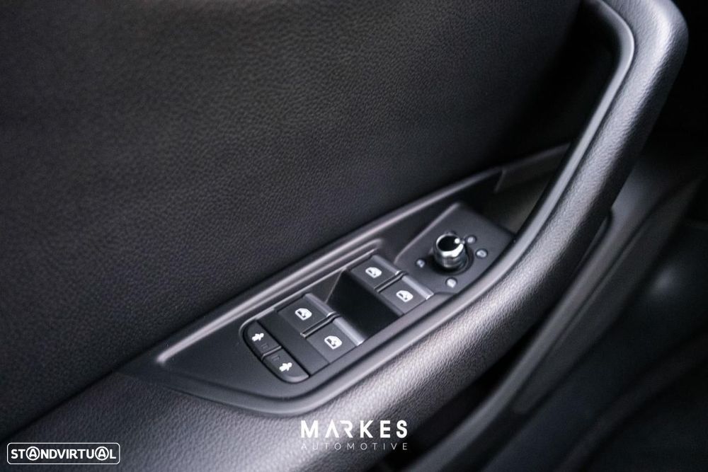 Audi A4 2.0 TDI Design S tronic - 15