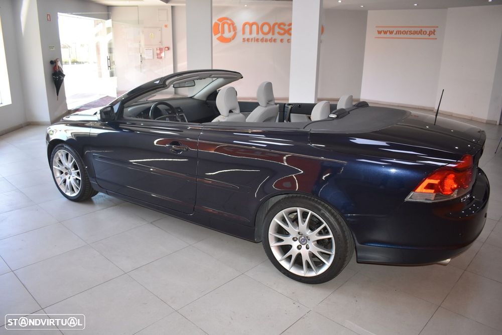 Volvo C70 2.4 D5 Momentum - 21