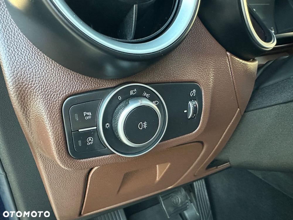 Alfa Romeo Stelvio 2.0 Turbo 16V AT8-Q4 Ti - 23