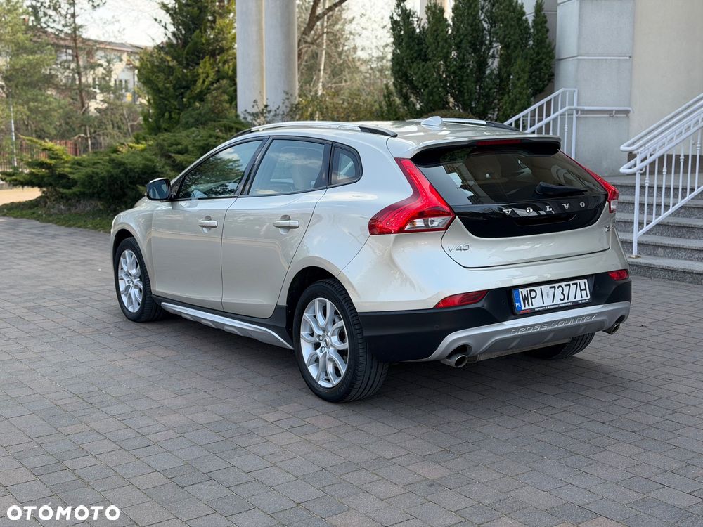 Volvo V40 Cross Country T3 Drive-E Dynamic Edition - 10