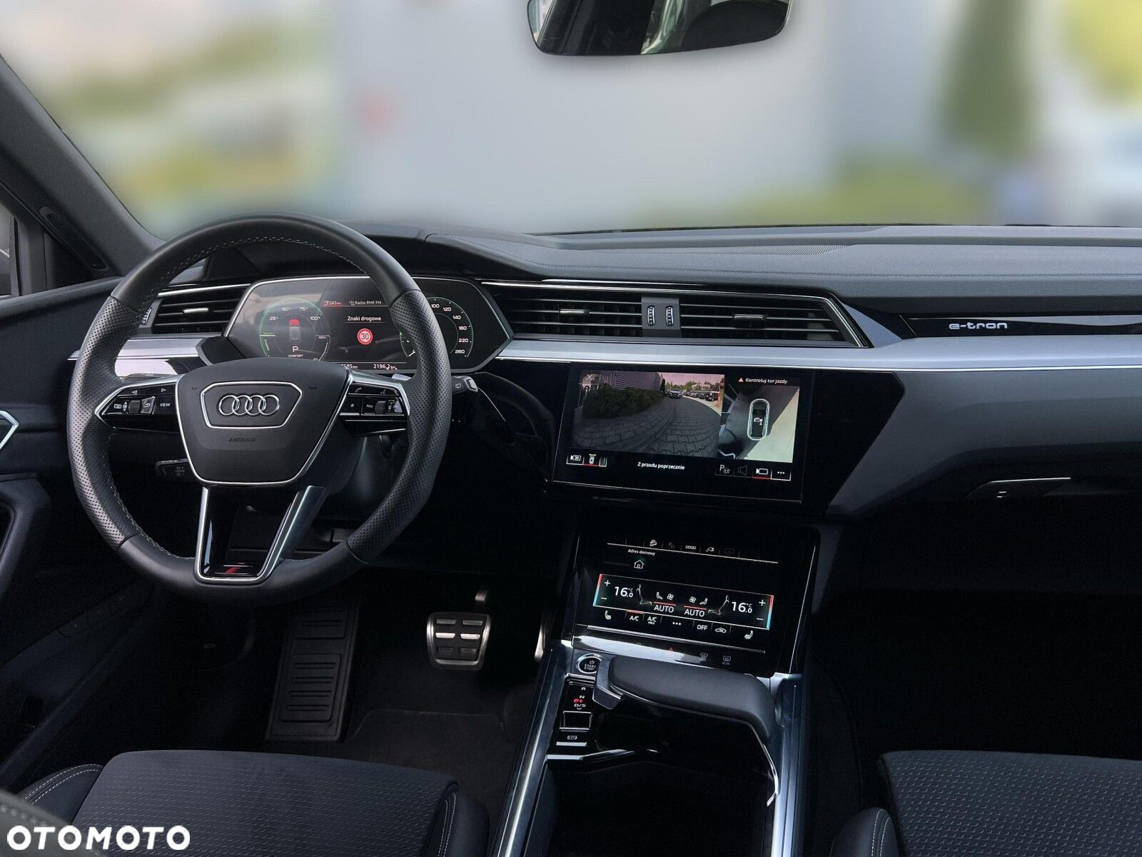 Audi e-tron - 16