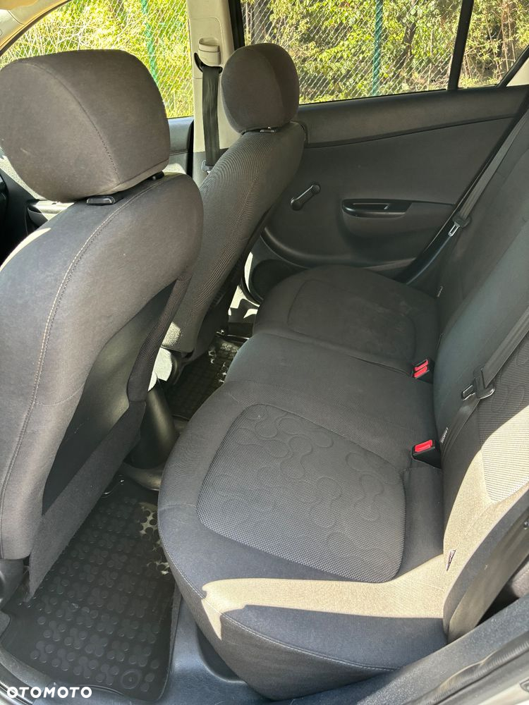 Hyundai i20 - 19