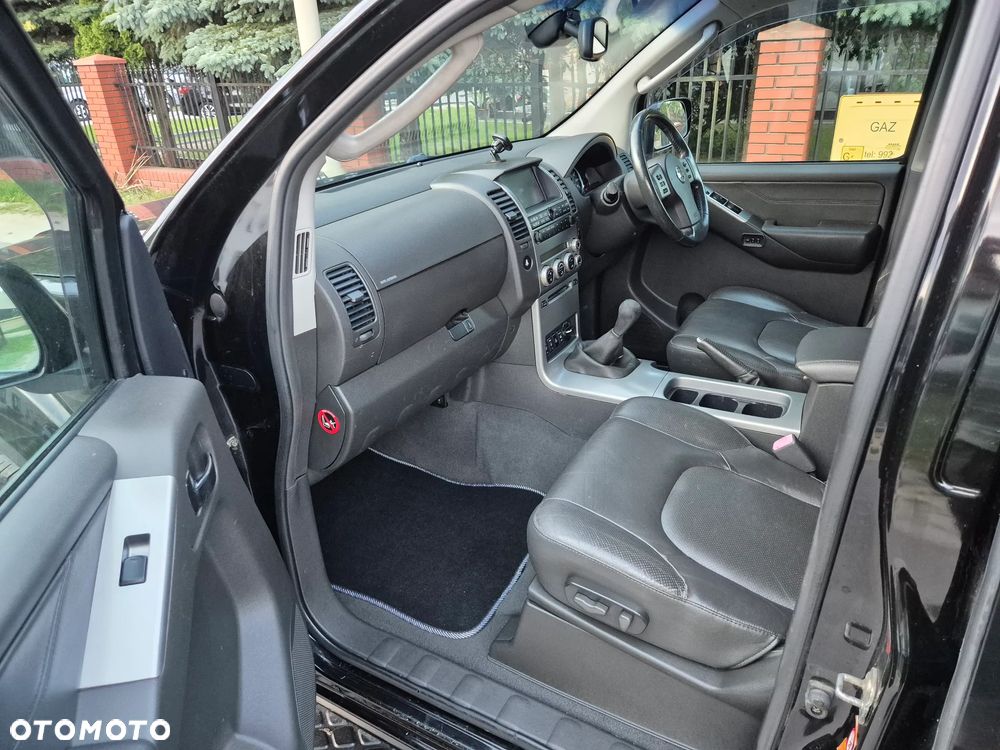 Nissan Pathfinder - 5