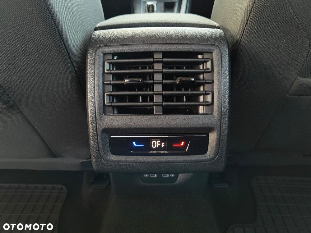 Volkswagen Golf - 23