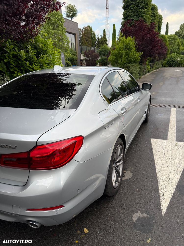 BMW Seria 5 520d Aut. Luxury Line - 8