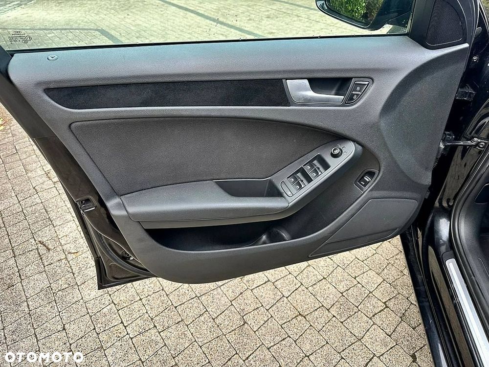 Audi A4 Limousine - 11