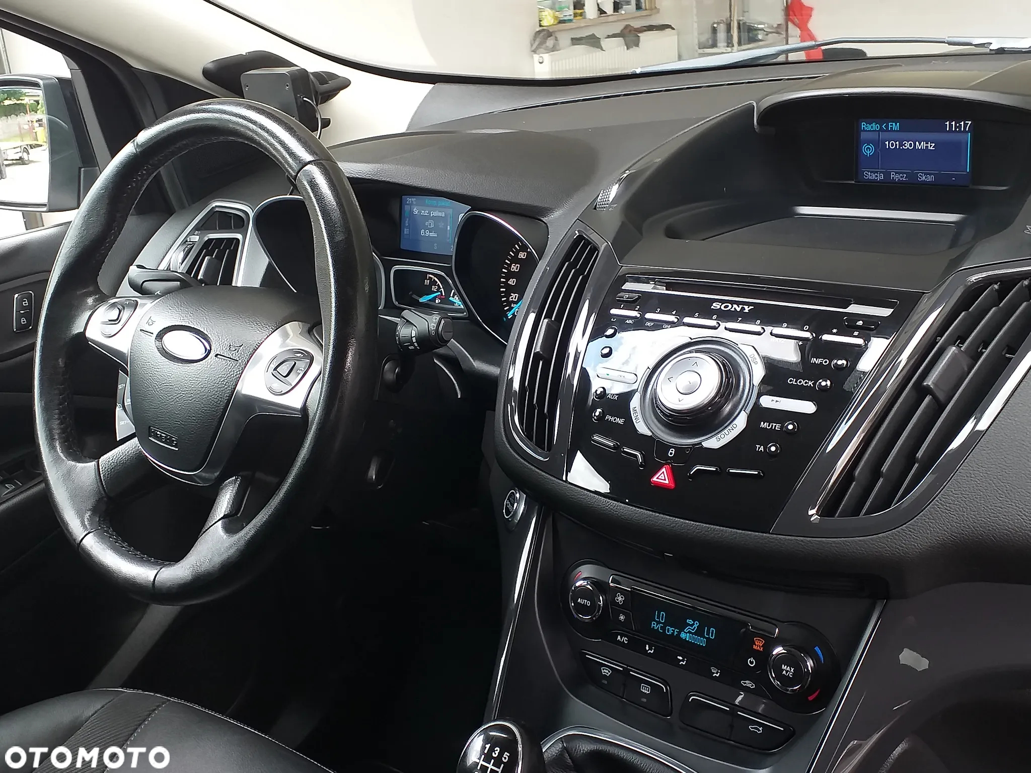 Ford Kuga 2.0 TDCi 2x4 Titanium - 24