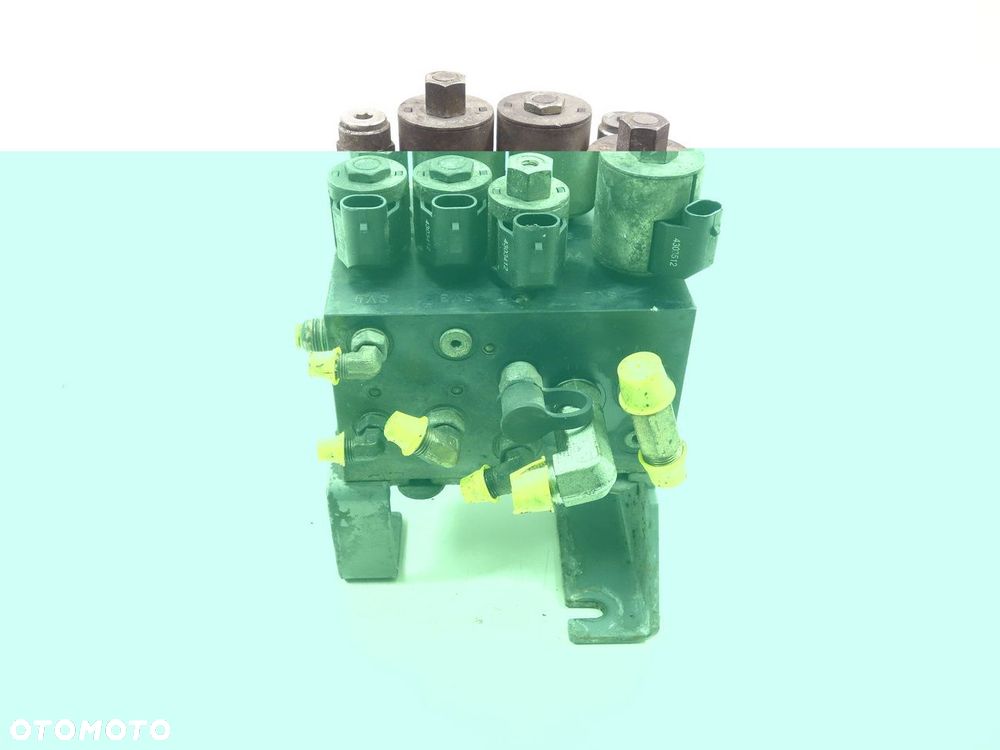 Zamiatarka Tennant M20 Rozdzielacz Hydrauliczny 1038566 - 3