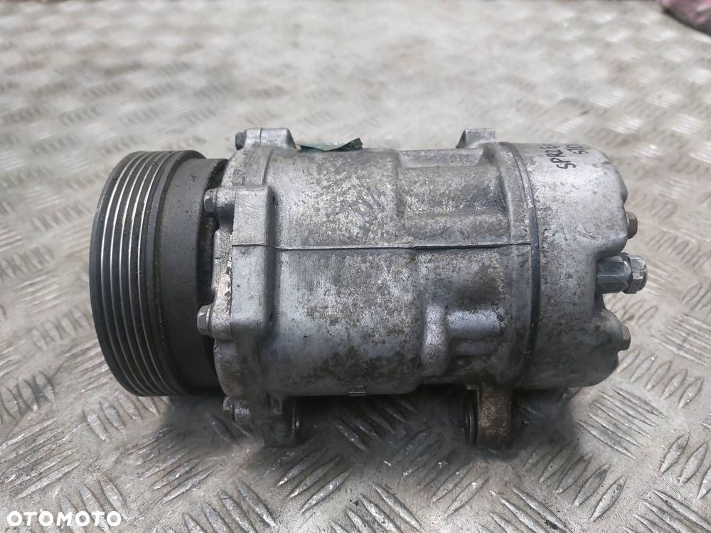 SPRĘŻARKA KOMPRESOR KLIMATYZACJI VOLKSWAGEN GOLF III 1.9 TDI - 2