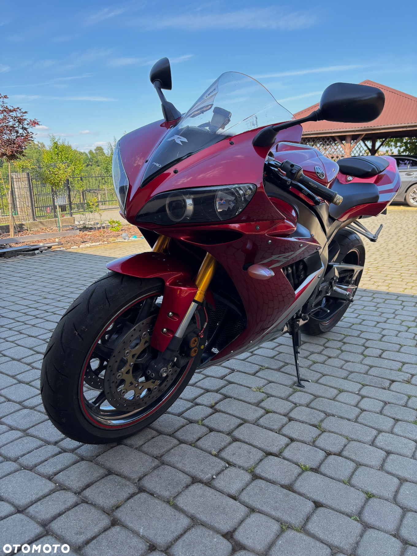 Yamaha R1 - 2