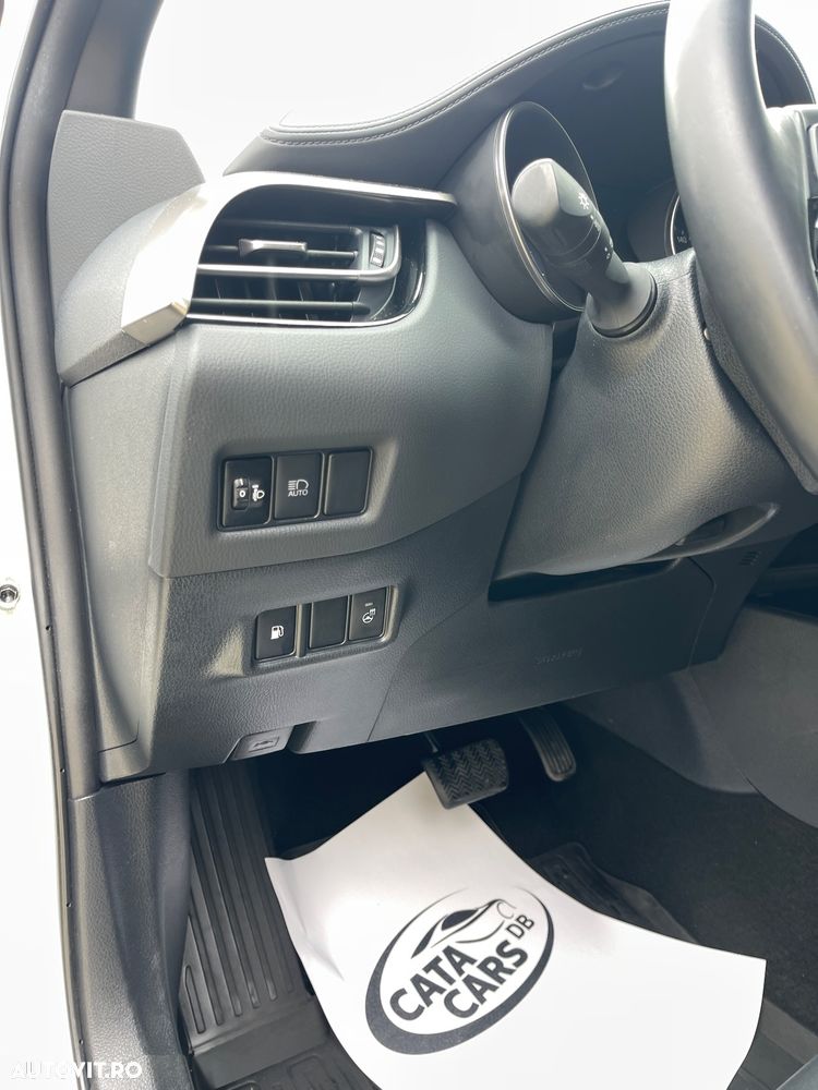 Toyota C-HR Hybrid Club - 31