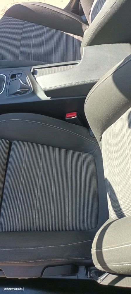 Opel Insignia Sports Tourer - 17