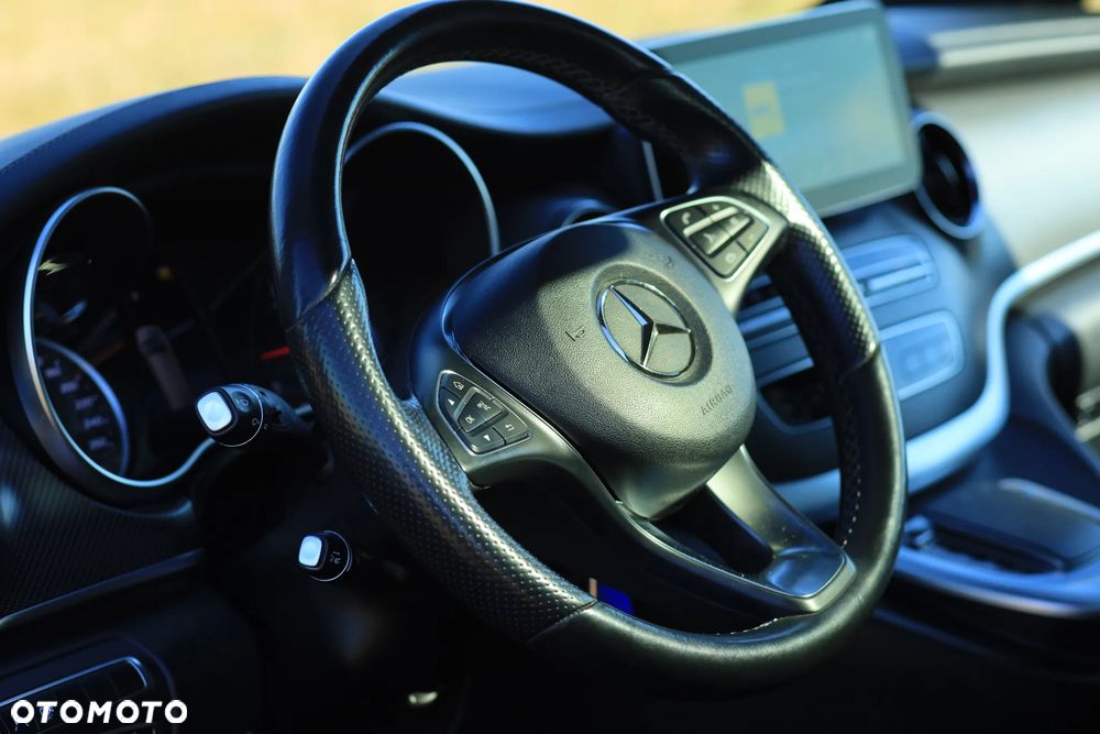 Mercedes-Benz Klasa V - 25